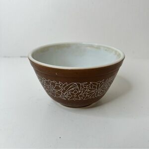 Vintage Pyrex 401 Woodland mixing bowl